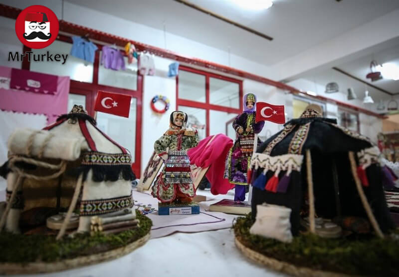 تولید عروسک‌های سنتی در ترکیه